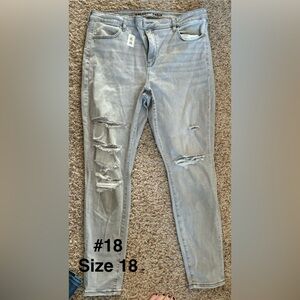 American Eagle Outfitters Light Gray Distressed Skinny Jeans